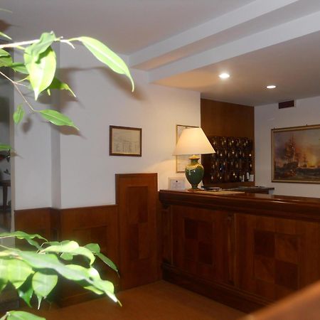 Hotel Traghetto Civitavecchia Buitenkant foto