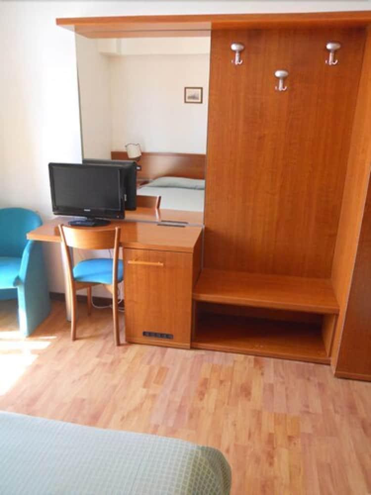 Hotel Traghetto Civitavecchia Buitenkant foto