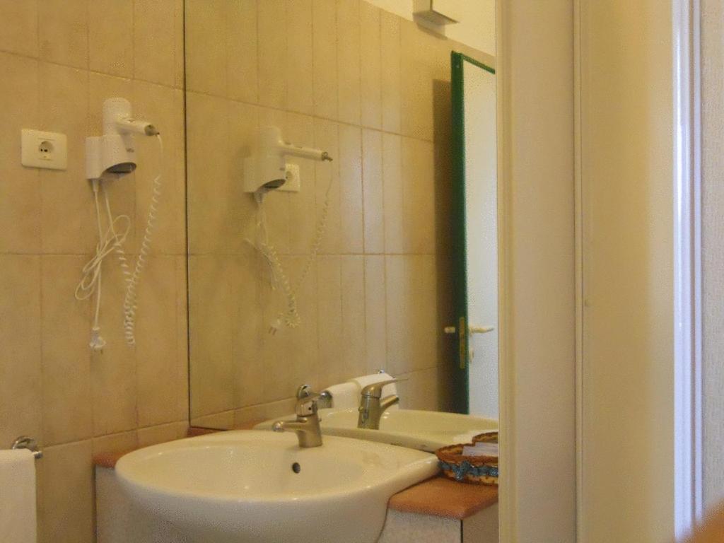 Hotel Traghetto Civitavecchia Buitenkant foto