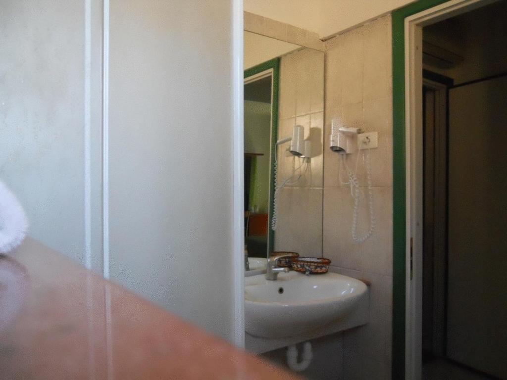 Hotel Traghetto Civitavecchia Buitenkant foto