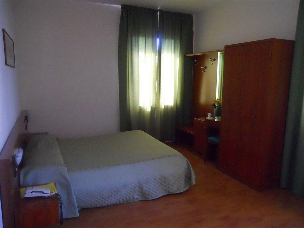 Hotel Traghetto Civitavecchia Buitenkant foto