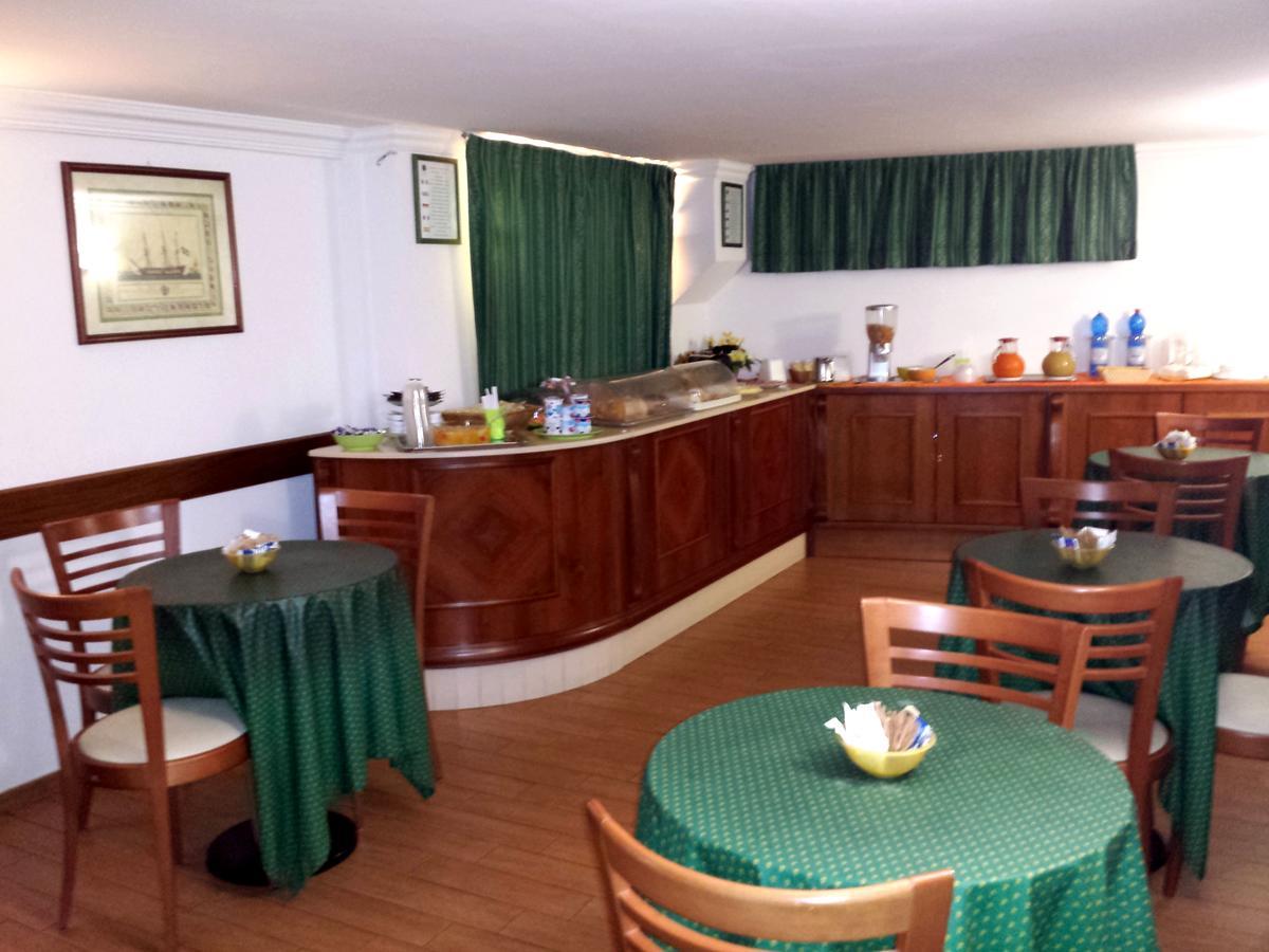 Hotel Traghetto Civitavecchia Buitenkant foto