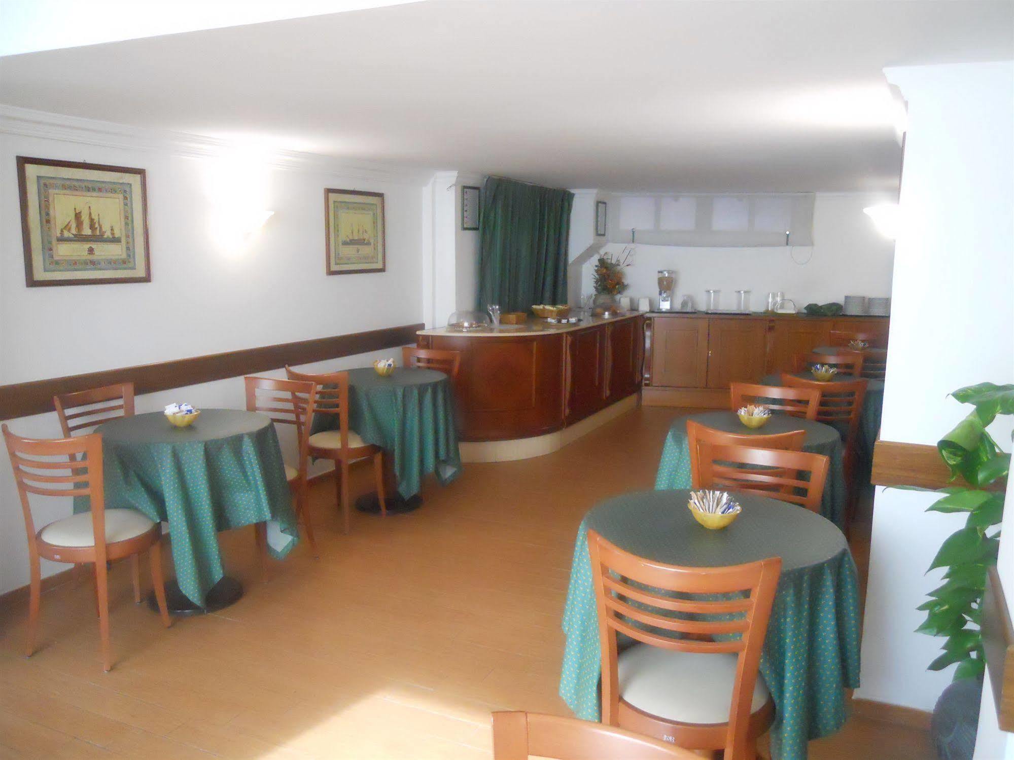 Hotel Traghetto Civitavecchia Buitenkant foto